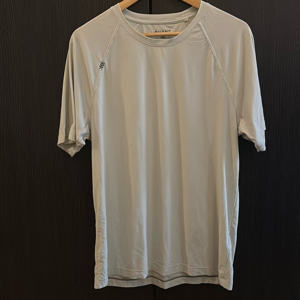 Rhone Reign T shirt Medium. Pale Mint Green